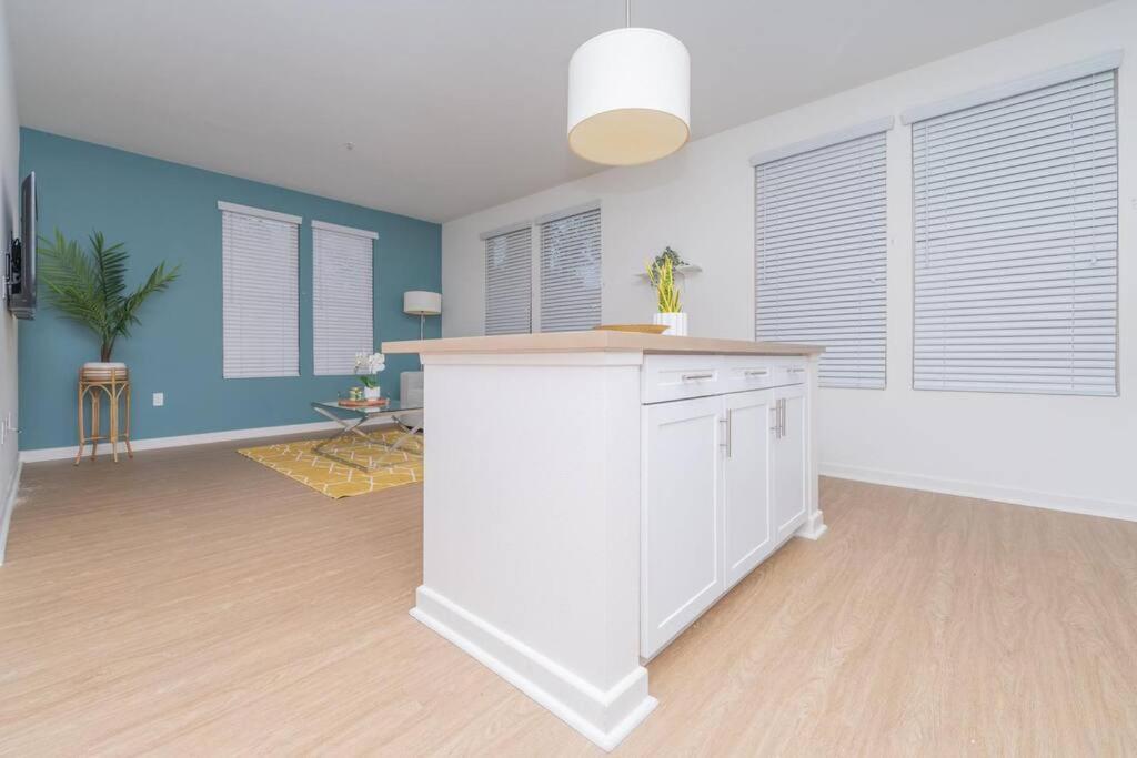 Amazing 2 Bedroom 7 Min From Disneyland W Free Parking Anaheim Extérieur photo