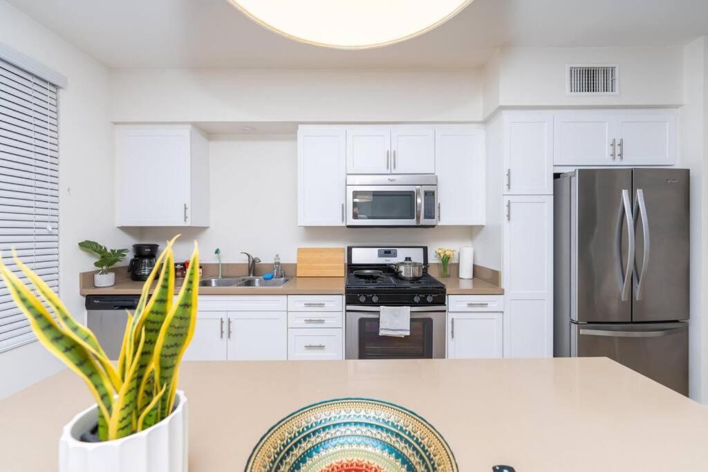 Amazing 2 Bedroom 7 Min From Disneyland W Free Parking Anaheim Extérieur photo